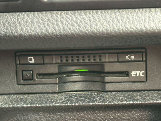 TOYOTA VOXY 2016 Image 31