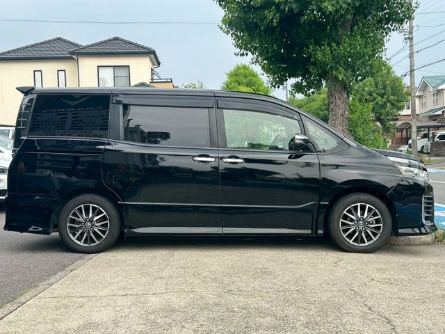 TOYOTA VOXY 2016 Image 31