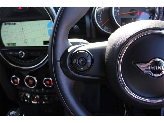 BMW MINI COOPER 5DOO 2017 Image 31