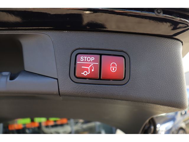 MERCEDES BENZ C CLAS 2019 Image 31