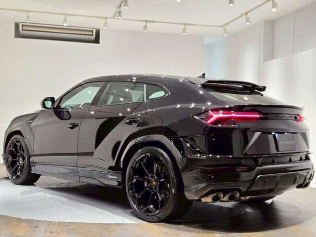 LAMBORGHINI URUS 2025 Image 31