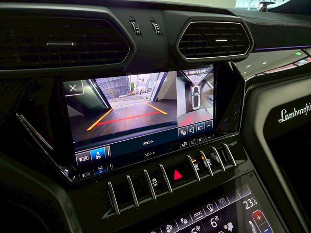 LAMBORGHINI URUS 2025 Image 31