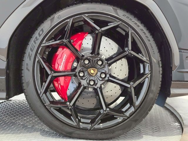 LAMBORGHINI URUS 2025 Image 31