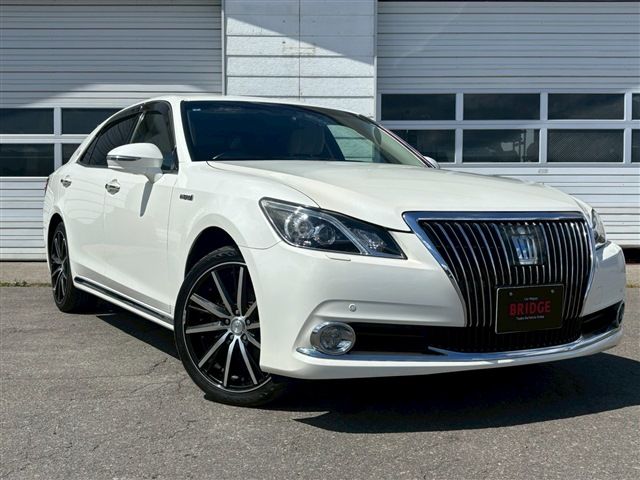 TOYOTA CROWN MAJESTA HYBRID 2015 Image 31