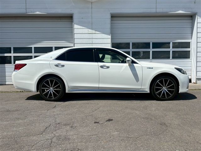 TOYOTA CROWN MAJESTA HYBRID 2015 Image 31