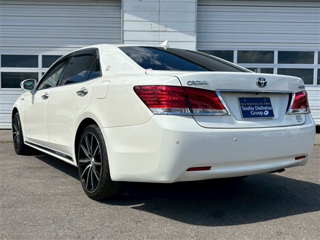 TOYOTA CROWN MAJESTA HYBRID 2015 Image 31