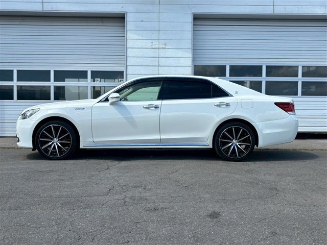TOYOTA CROWN MAJESTA HYBRID 2015 Image 31
