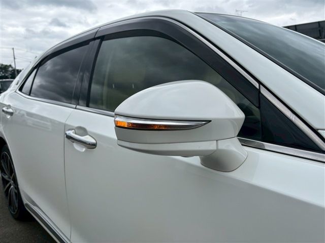 TOYOTA CROWN MAJESTA HYBRID 2015 Image 31