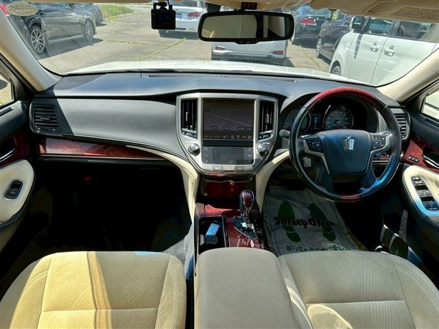 TOYOTA CROWN MAJESTA HYBRID 2015 Image 31