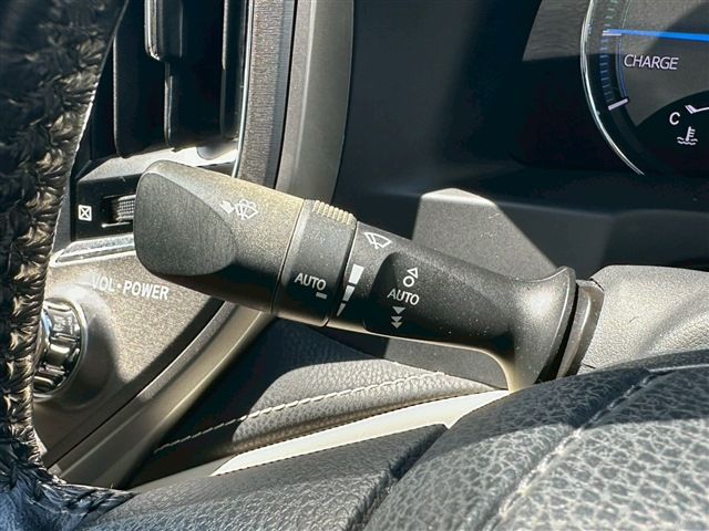 TOYOTA CROWN MAJESTA HYBRID 2015 Image 31