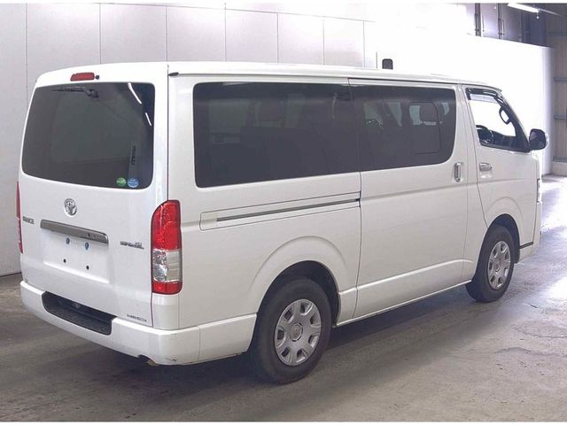TOYOTA HIACE VAN 2WD 2020 Image 31