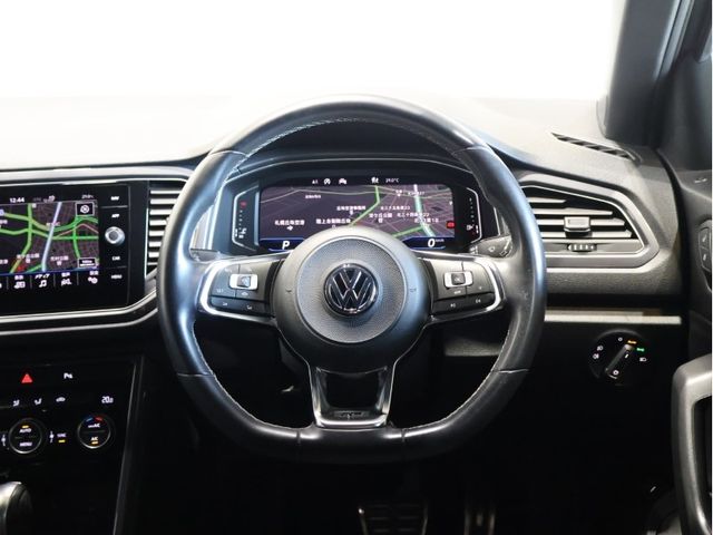 VOLKSWAGEN T-ROC 2020 Image 31