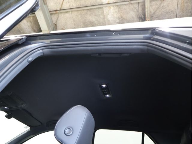 VOLKSWAGEN T-ROC 2020 Image 31