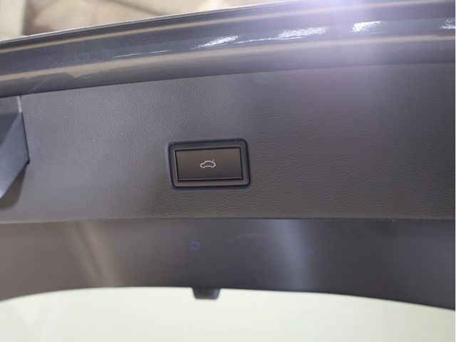 VOLKSWAGEN T-ROC 2020 Image 31