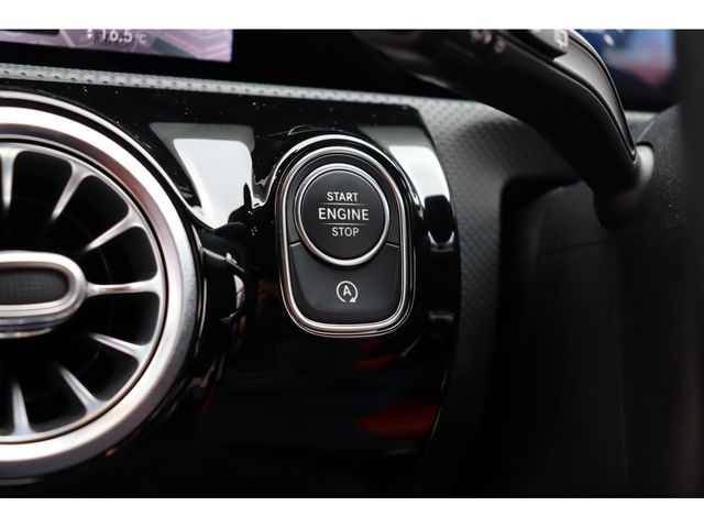 MERCEDES BENZ A CLAS 2019 Image 31