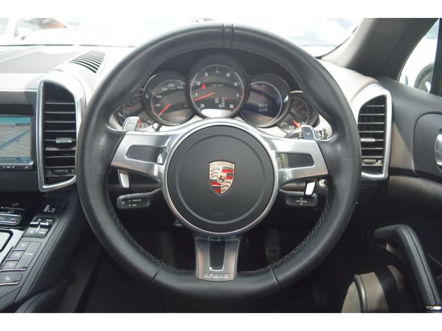 PORSCHE CAYENNE 2014 Image 31