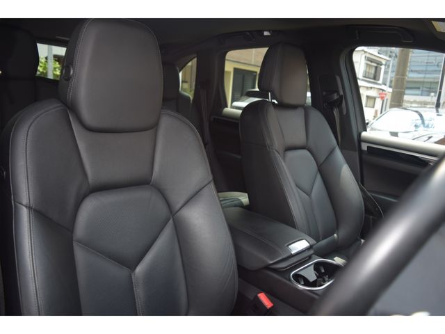 PORSCHE CAYENNE 2014 Image 31
