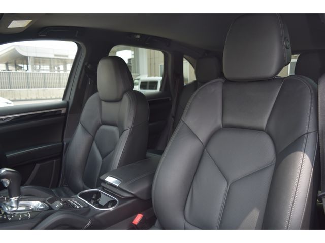 PORSCHE CAYENNE 2014 Image 31
