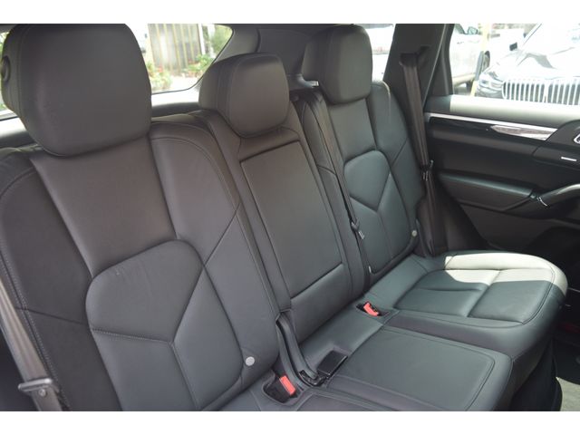 PORSCHE CAYENNE 2014 Image 31