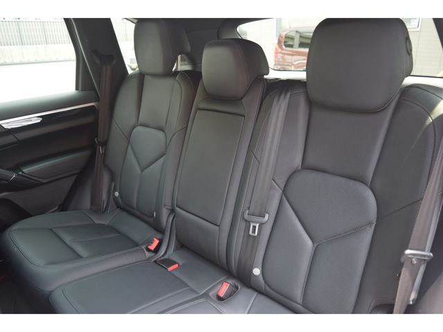 PORSCHE CAYENNE 2014 Image 31