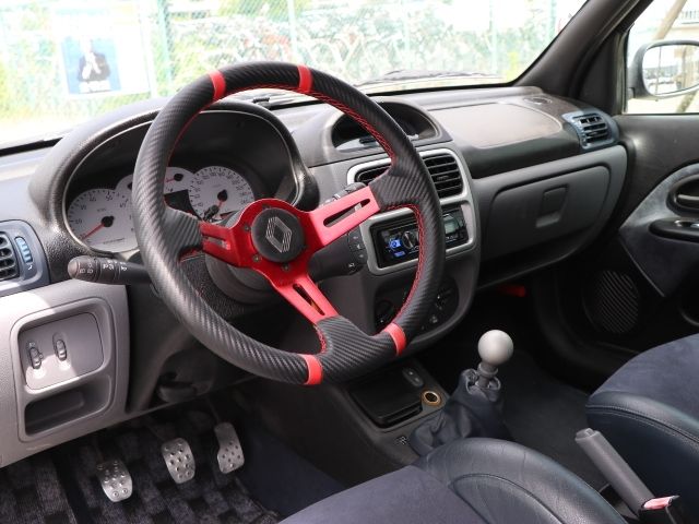 RENAULT LUTECIA 2001 Image 31