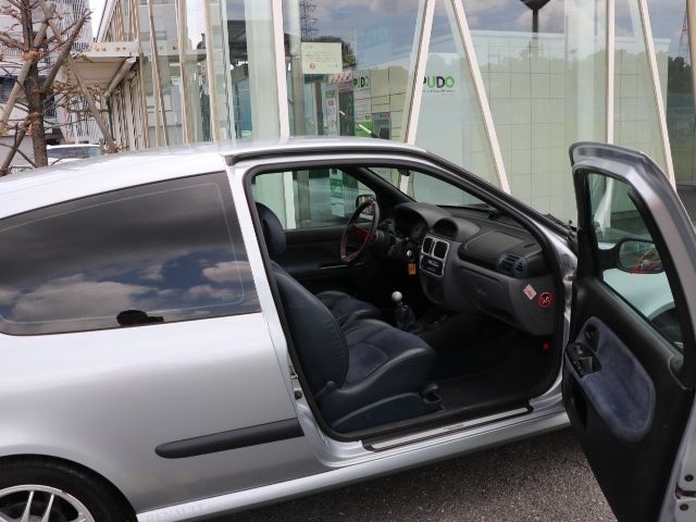 RENAULT LUTECIA 2001 Image 31