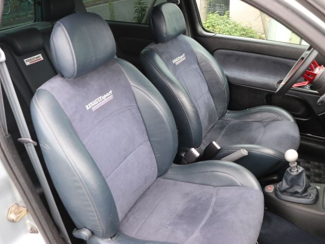 RENAULT LUTECIA 2001 Image 31