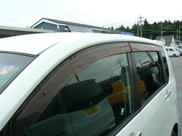 DAIHATSU MOVE CUSTOM 2011 Image 31