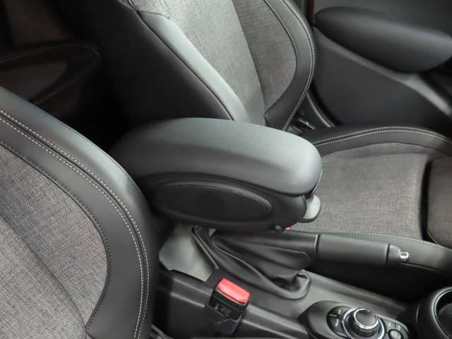 BMW MINI COOPER D 5DOOR 2021 Image 31