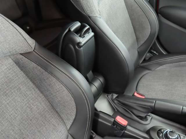 BMW MINI COOPER D 5DOOR 2021 Image 31