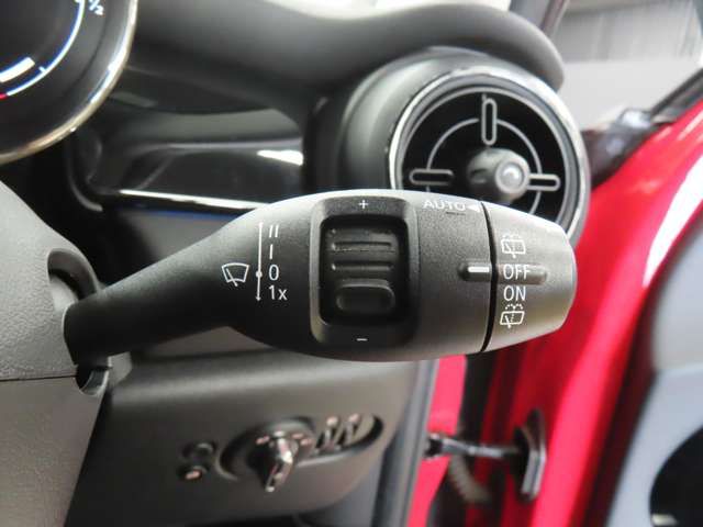 BMW MINI COOPER D 5DOOR 2021 Image 31