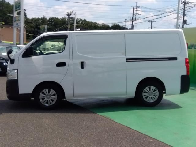 NISSAN NV350 CARAVAN 2017 Image 31