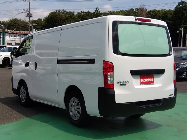 NISSAN NV350 CARAVAN 2017 Image 31