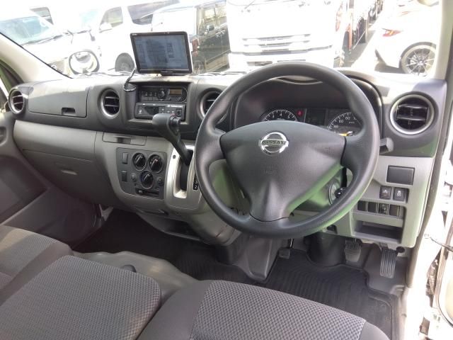 NISSAN NV350 CARAVAN 2017 Image 31