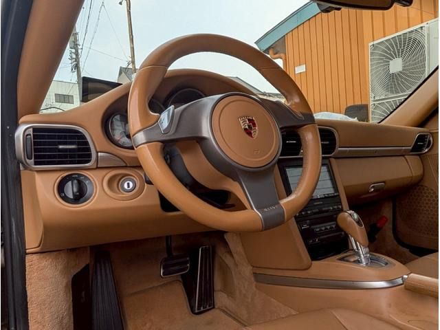 PORSCHE 911 2009 Image 31