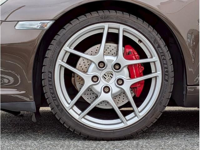 PORSCHE 911 2009 Image 31