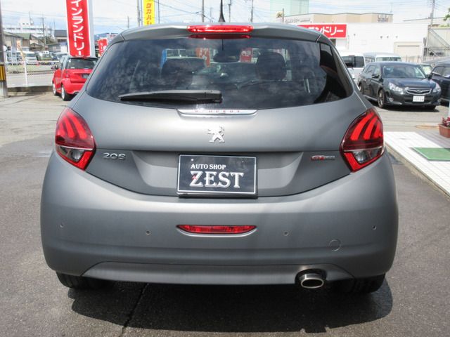 PEUGEOT 208 2017 Image 31