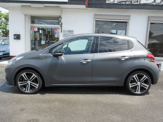 PEUGEOT 208 2017 Image 31