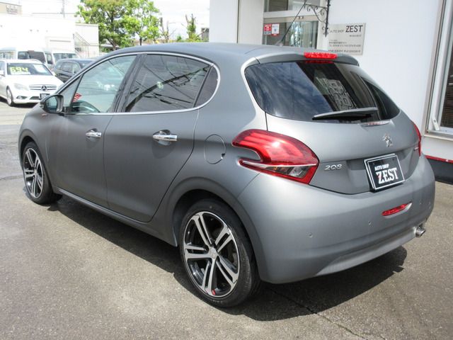 PEUGEOT 208 2017 Image 31