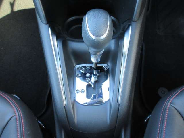 PEUGEOT 208 2017 Image 31