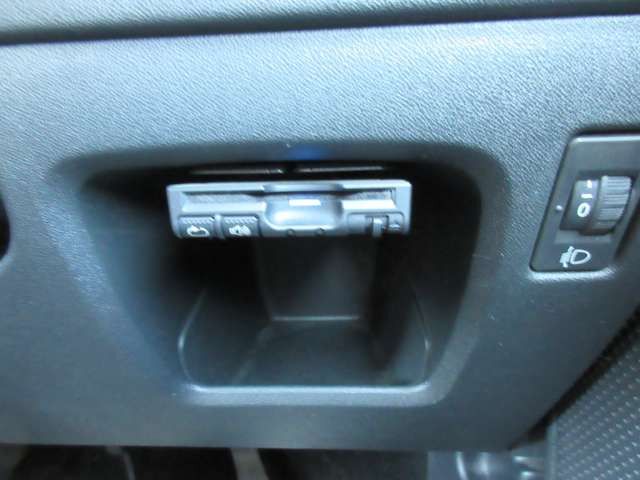 PEUGEOT 208 2017 Image 31