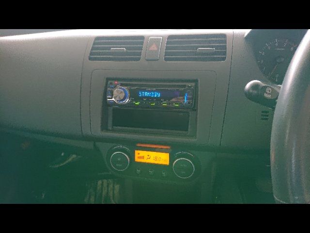 SUZUKI SWIFT 2010 Image 31