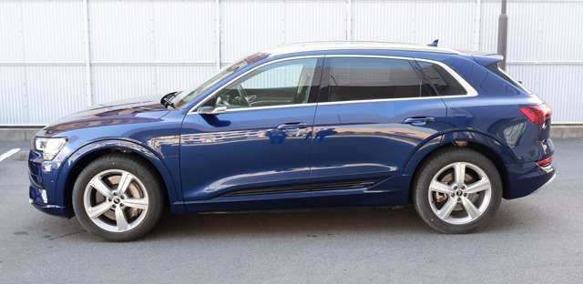 AUDI E-TRON 2022 Image 31