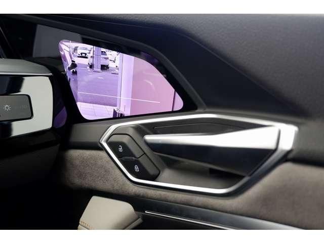 AUDI E-TRON 2022 Image 31