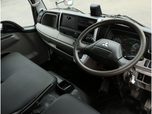 MITSUBISHI CANTER 2019 Image 31