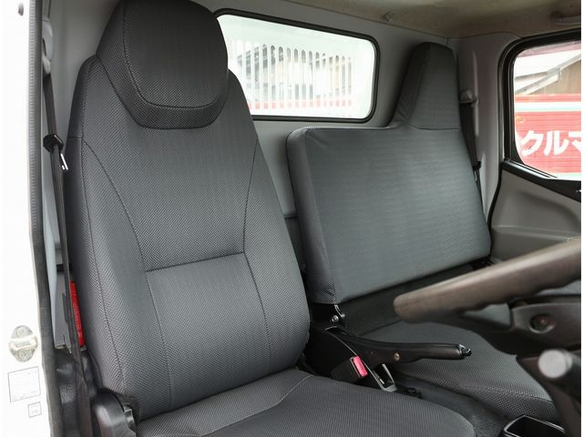 MITSUBISHI CANTER 2019 Image 31