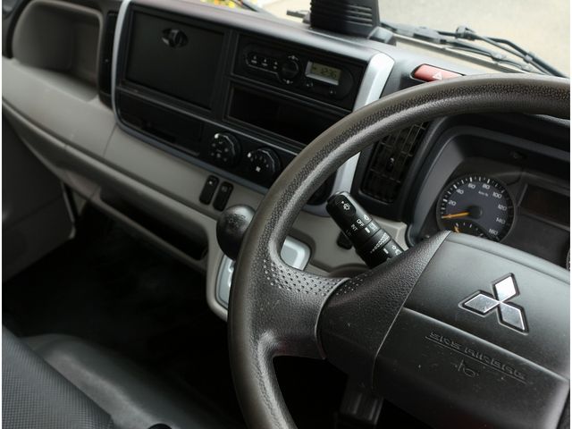 MITSUBISHI CANTER 2019 Image 31