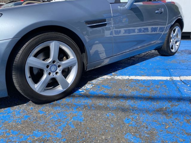 MERCEDES BENZ SLK CL 2012 Image 31