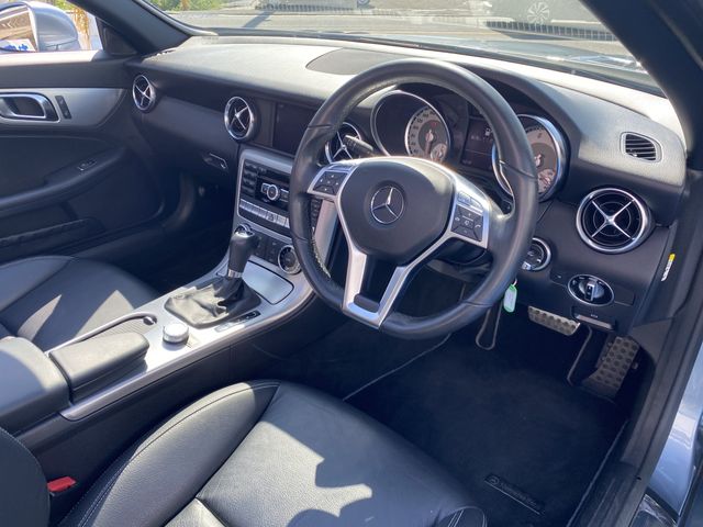 MERCEDES BENZ SLK CL 2012 Image 31