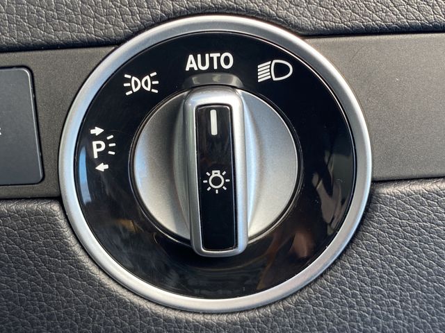 MERCEDES BENZ SLK CL 2012 Image 31